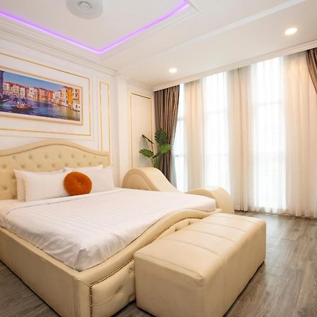 Quy Hung Hotel Central Хошимин Екстериор снимка