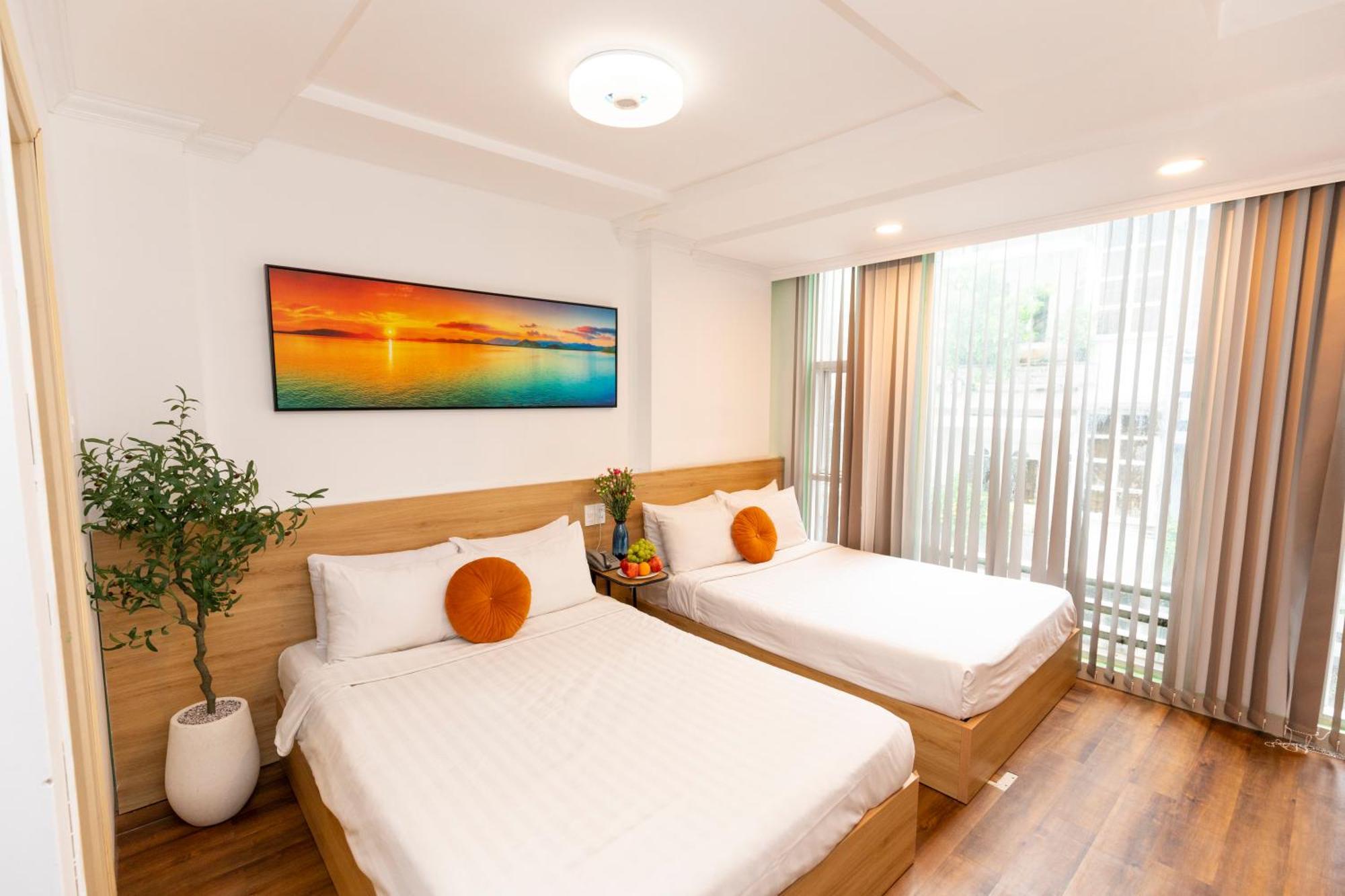 Quy Hung Hotel Central Хошимин Екстериор снимка