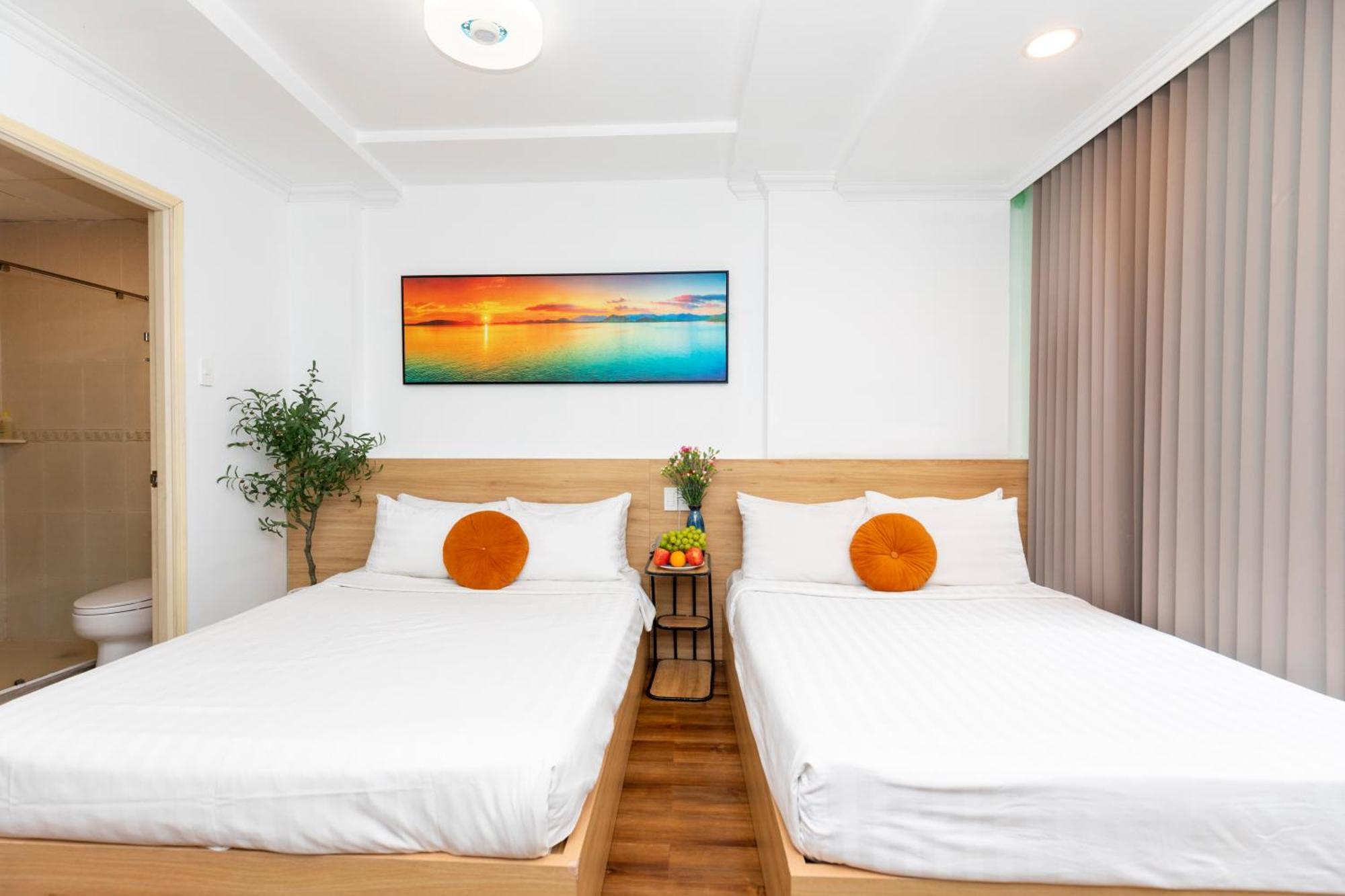 Quy Hung Hotel Central Хошимин Екстериор снимка