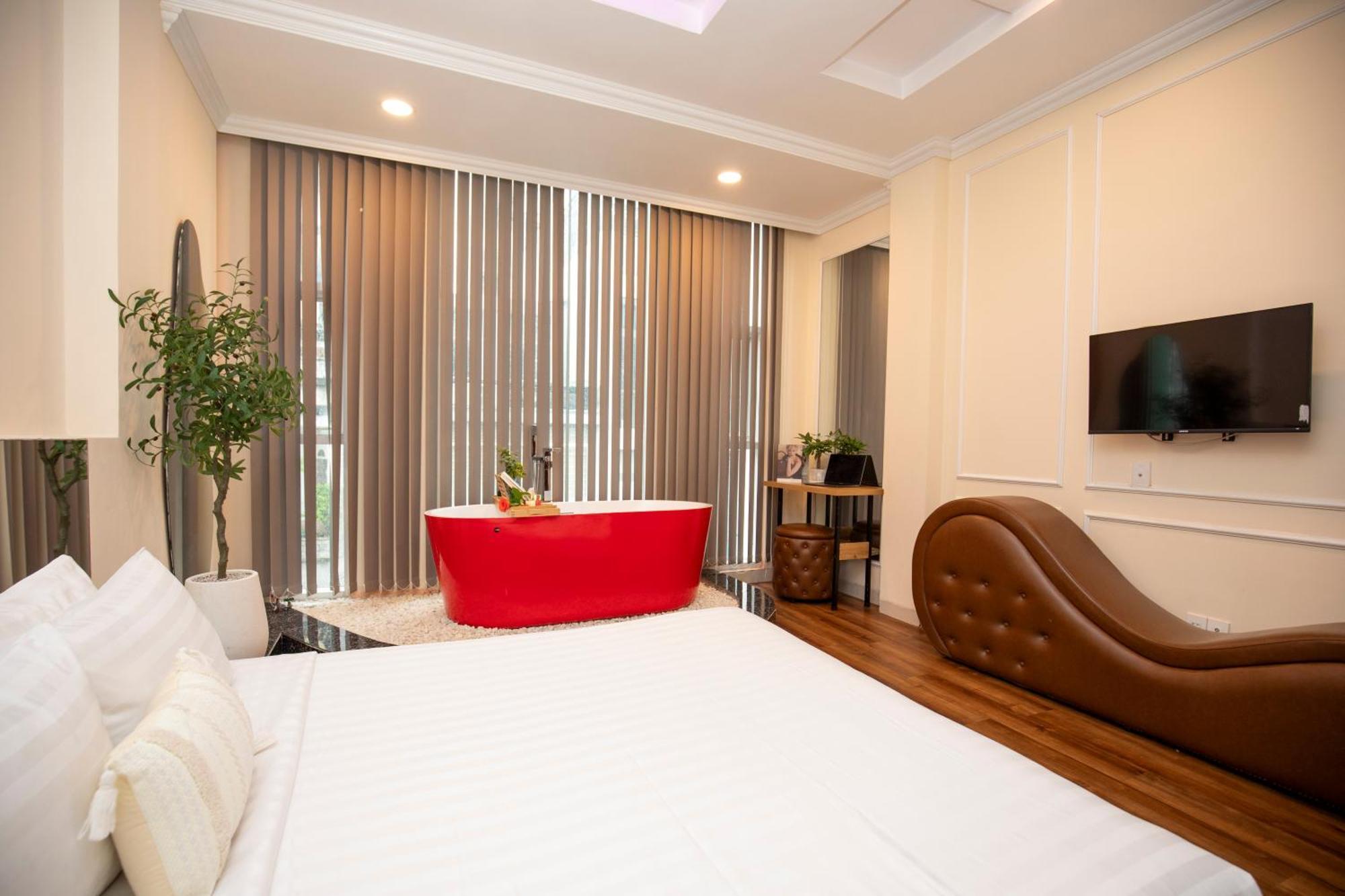 Quy Hung Hotel Central Хошимин Екстериор снимка