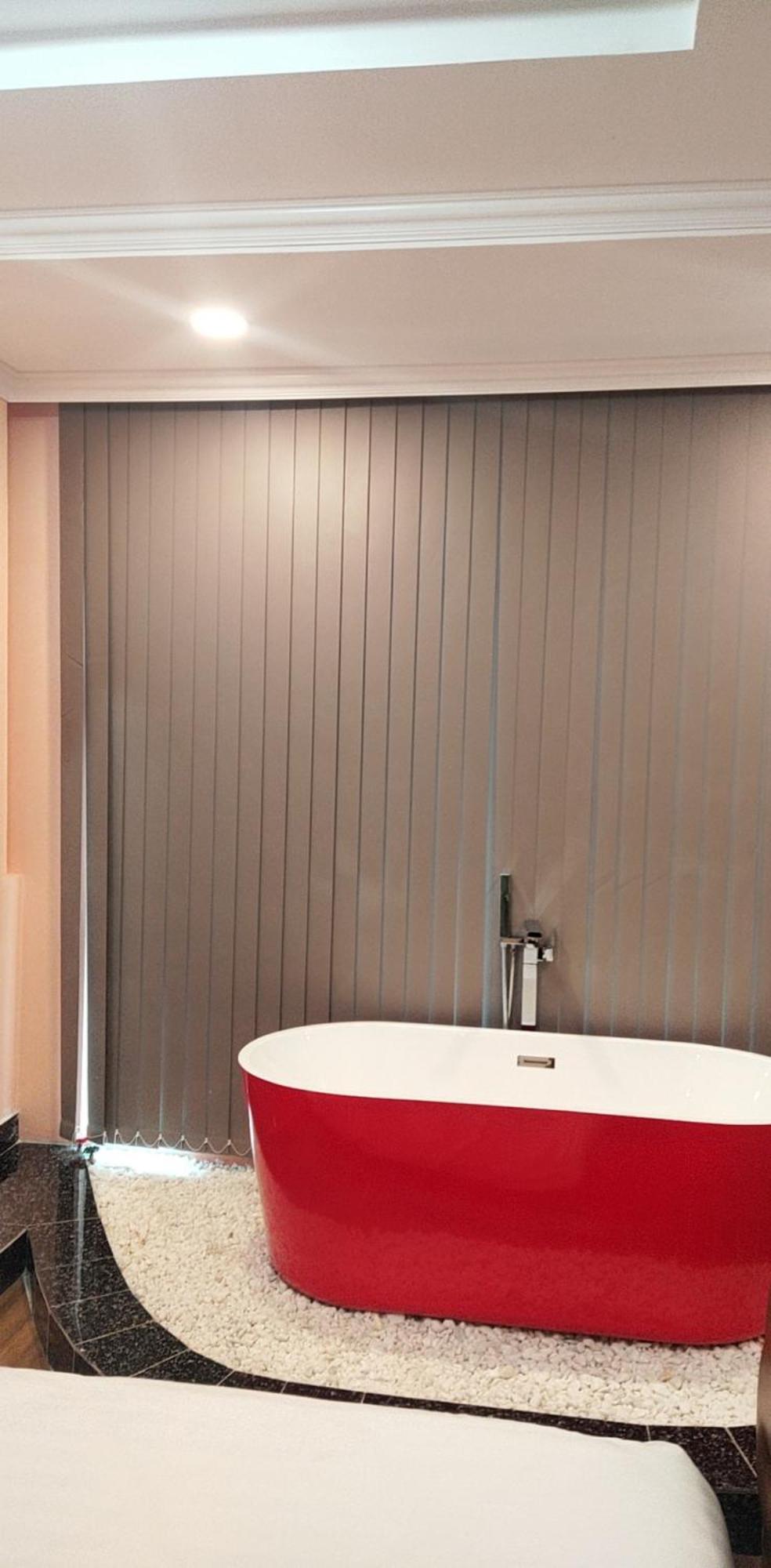 Quy Hung Hotel Central Хошимин Стая снимка