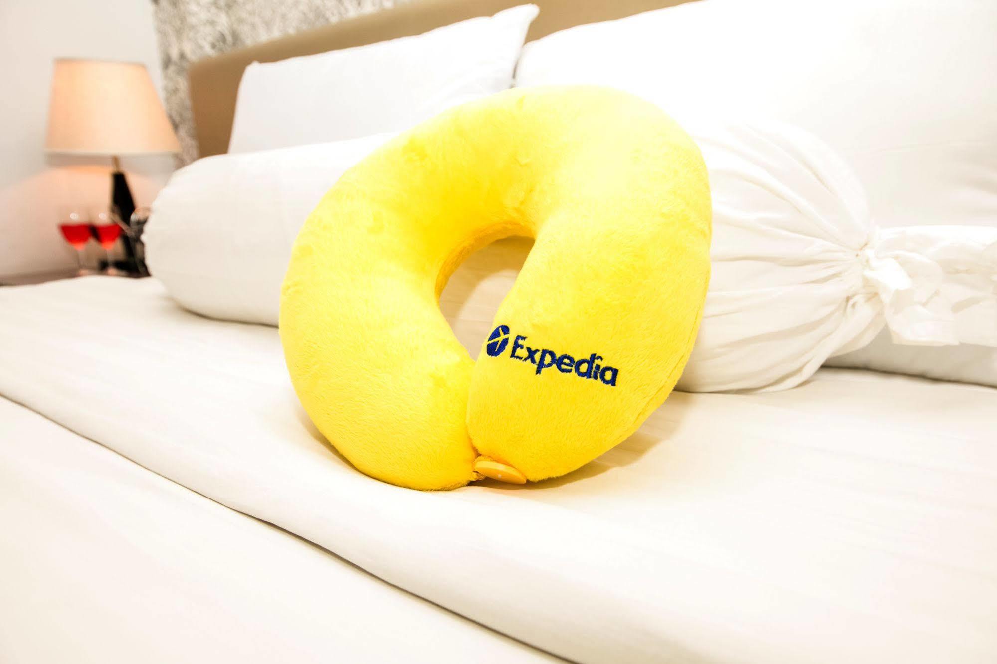 Quy Hung Hotel Central Хошимин Екстериор снимка